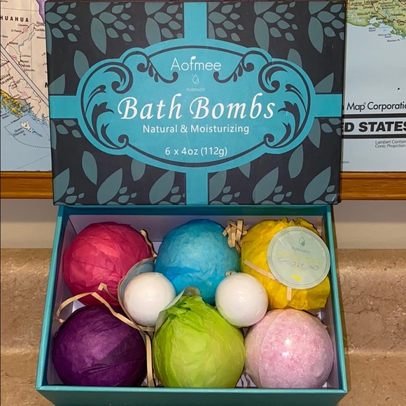 ๐Assorted Bath bombs